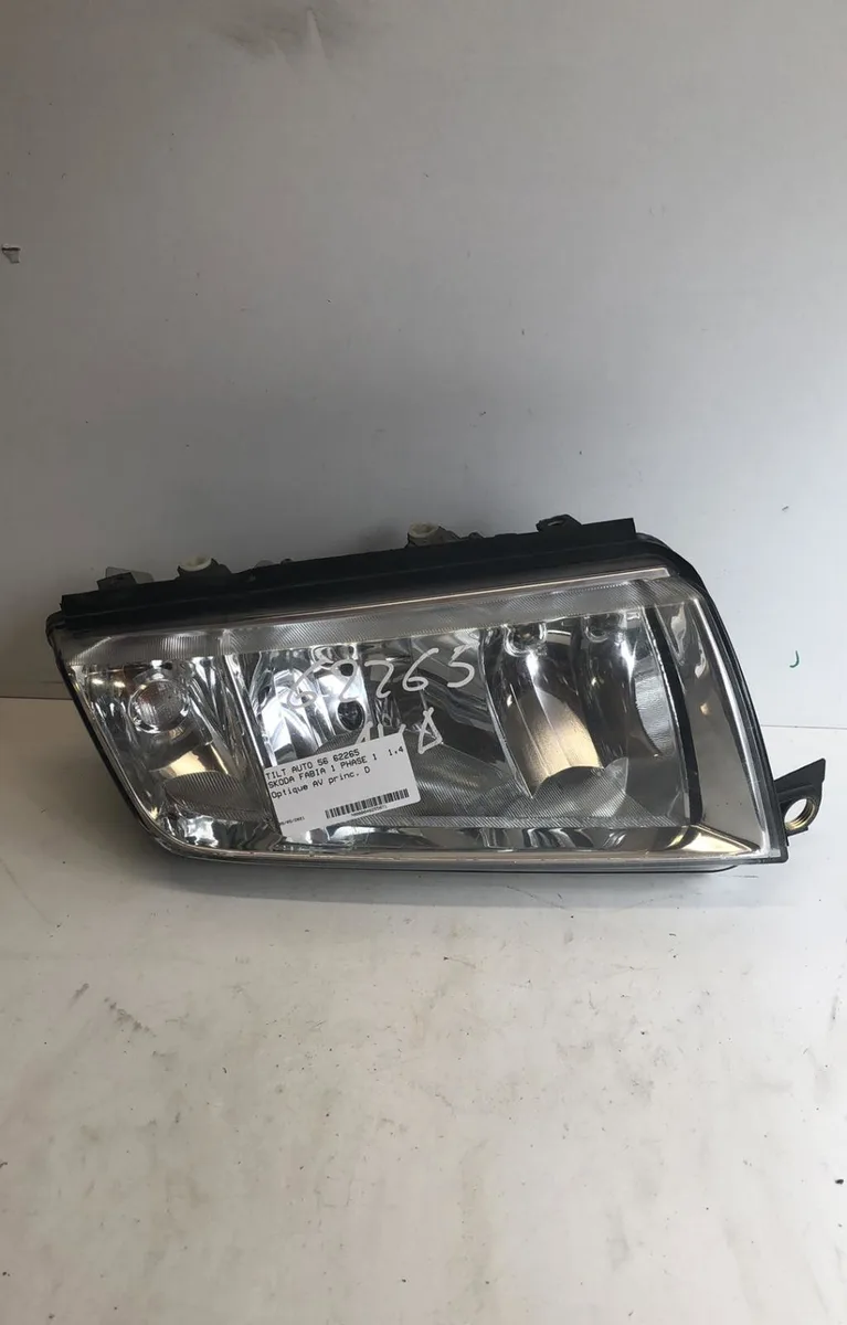 Phare droit Skoda FABIA I (6Y2) 1.4 (1999-2003) occasion