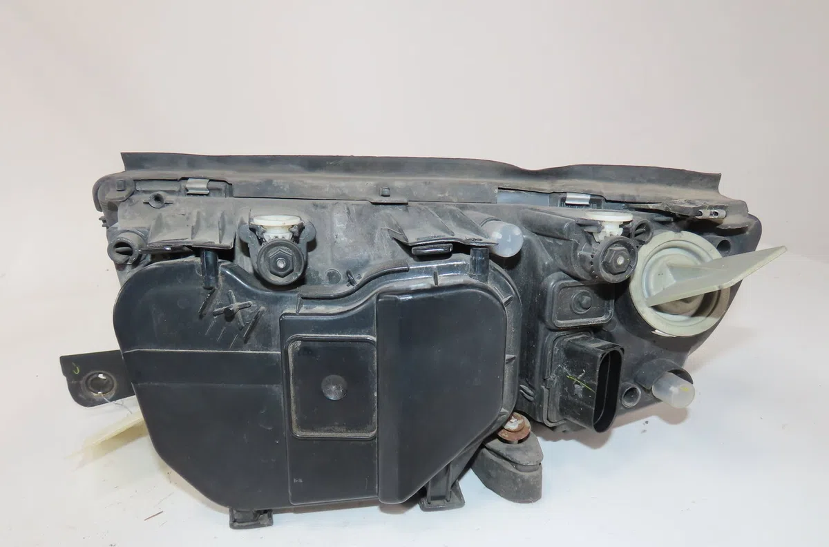 Phare droit Skoda FABIA I Combi (6Y5) 1.9 sdi (2000-2007) occasion