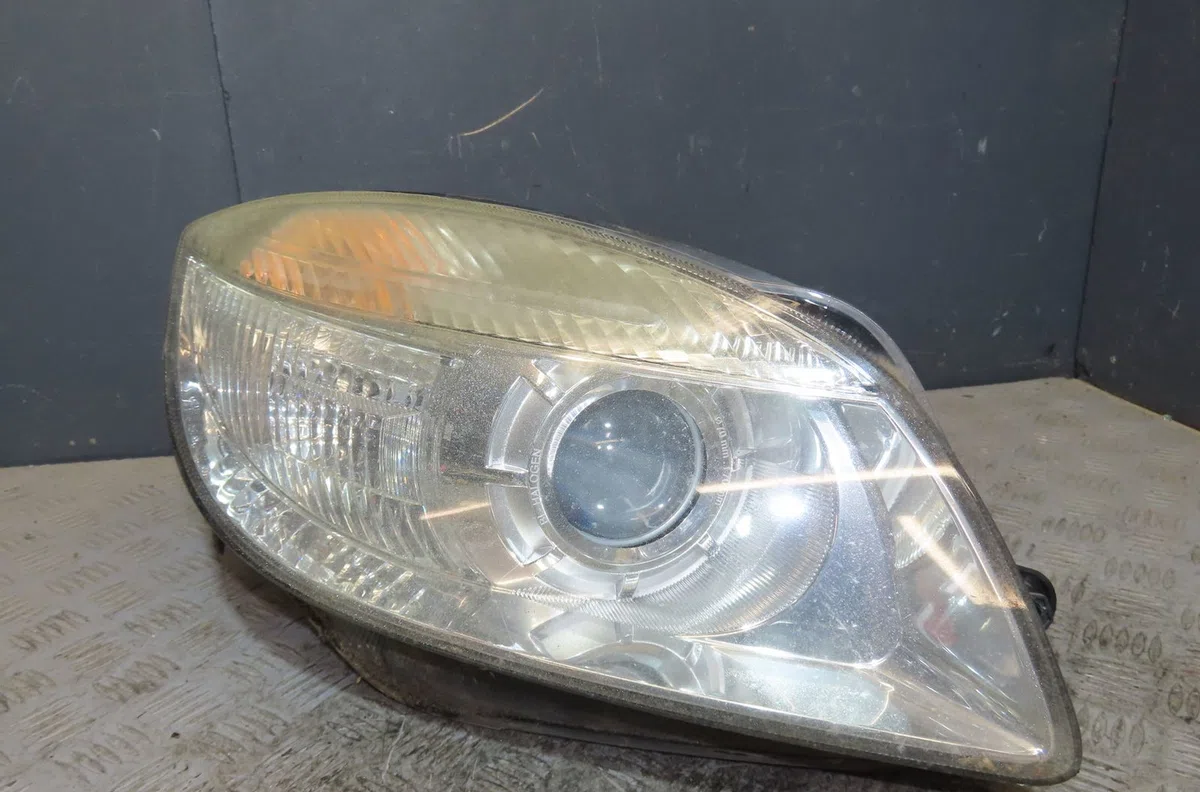 Phare droit Skoda FABIA II Combi (545) 1.9 tdi (2007-2010) occasion