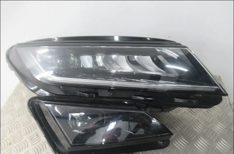 Phare droit Skoda KODIAQ (NS7, NV7, NS6) 2.0 tdi (2016) occasion