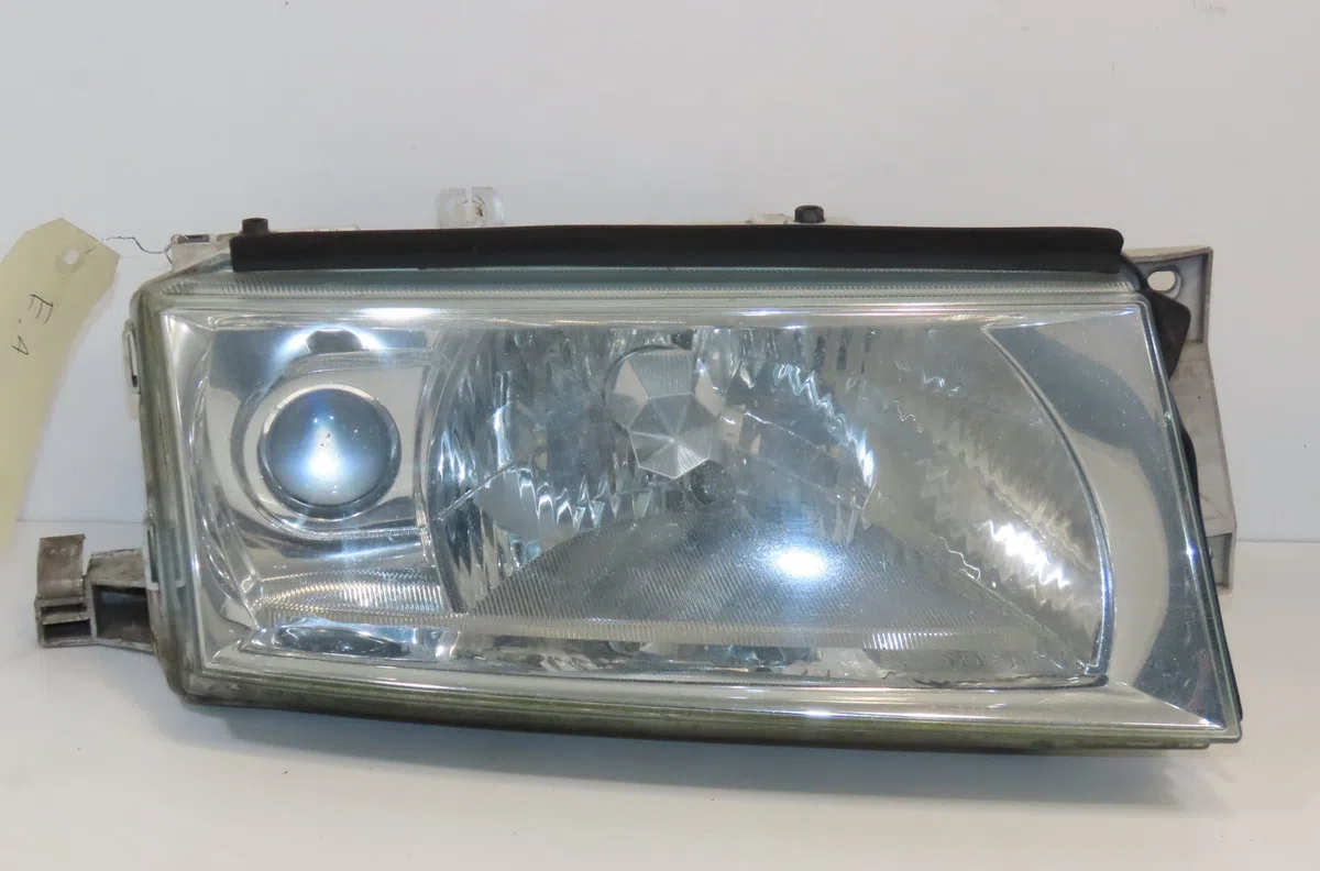Phare droit Skoda OCTAVIA I Combi (1U5) 1.9 tdi (1998-2010) occasion
