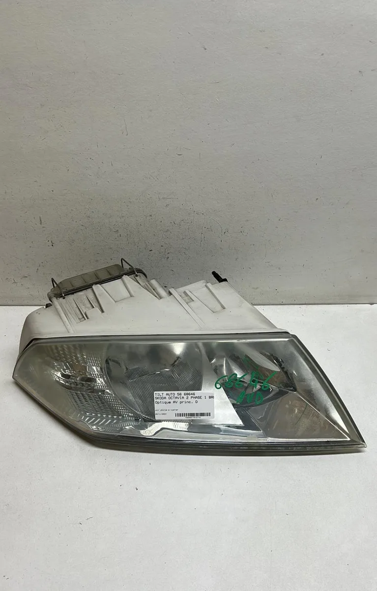 Phare droit Skoda OCTAVIA II Combi (1Z5) 1.9 tdi (2004-2010) occasion