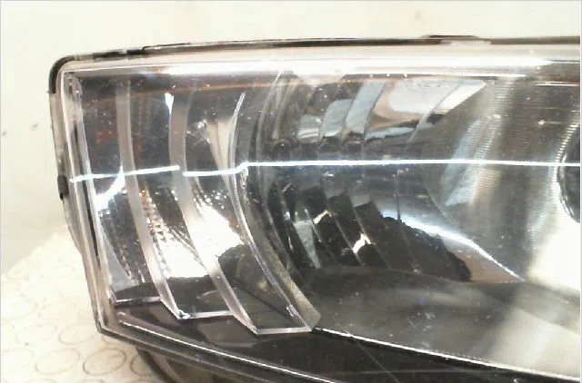 Phare droit Skoda OCTAVIA III (5E3, NL3, NR3) 1.6 tdi (2012-2015) occasion