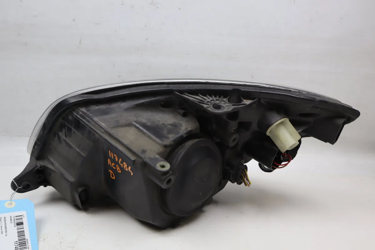 Phare droit Skoda ROOMSTER (5J7) 1.4 (2006-2015) occasion