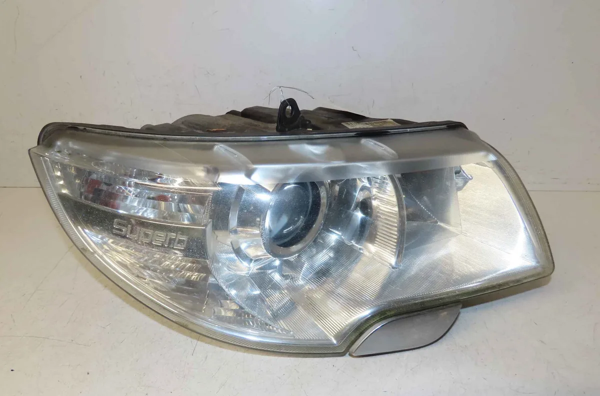 Phare droit SKODA SUPERB II occasion