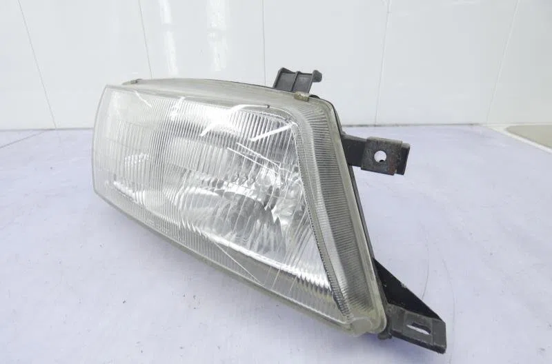 Phare droit SUZUKI BALENO 1 BREAK occasion