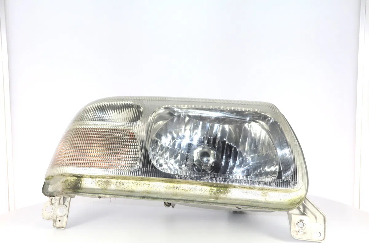Phare droit Suzuki GRAND VITARA I (FT, HT) 2.0 hdi 110 4x4 (sq 420d) (2001-2003) occasion