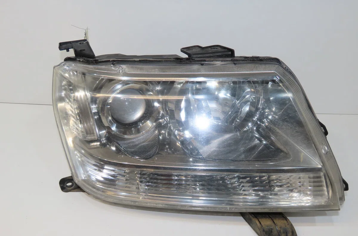 Phare droit Suzuki GRAND VITARA II (JT, TE, TD) 1.9 ddis traction intégrale (jt419, td44, jb419wd,... (2005-2015) occasi