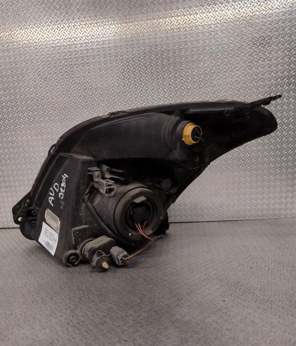 Phare droit Suzuki SWIFT III (MZ, EZ) 1.6 (rs 416, rr 416) (2006) occasion