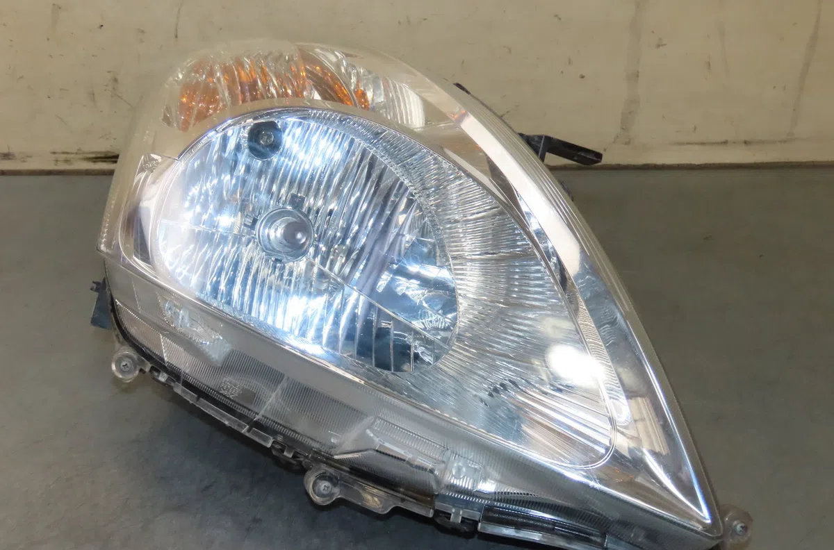 Phare droit Suzuki SWIFT IV (FZ, NZ) 1.2 (azh 412) (2010) occasion