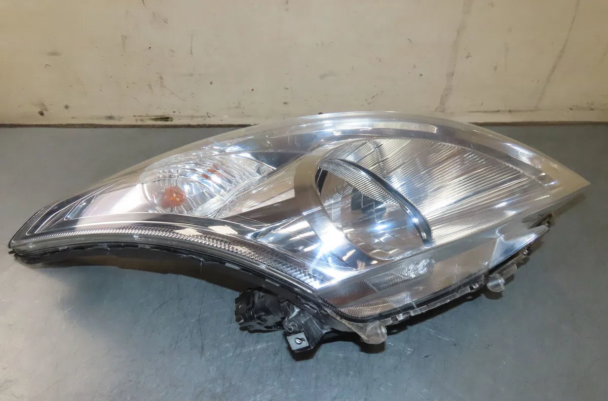 Phare droit Suzuki SWIFT IV (FZ, NZ) 1.2 (azh 412) (2010) occasion