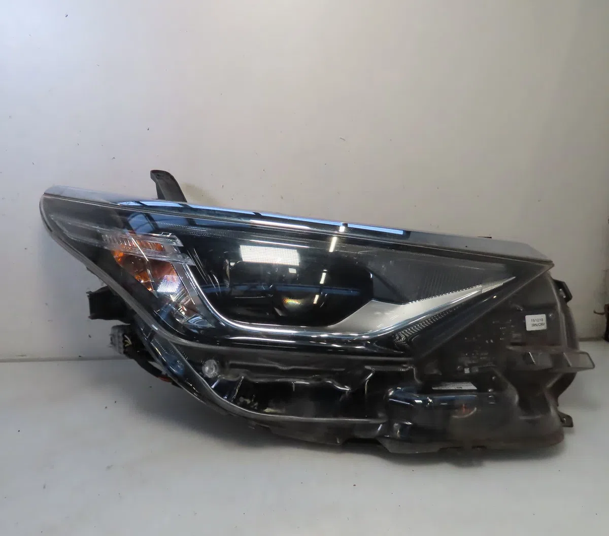 Phare droit Toyota AURIS Break (_E18_) 1.8 hybrid (zwe186_) (2013-2018) occasion