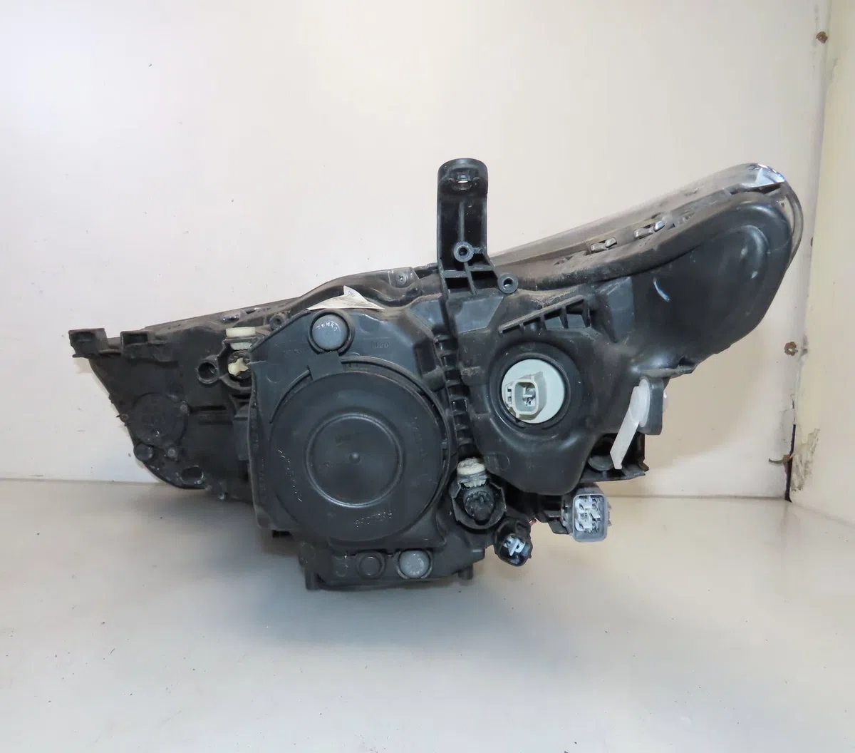 Phare droit Toyota AURIS Break (_E18_) 1.8 hybrid (zwe186_) (2013-2018) occasion