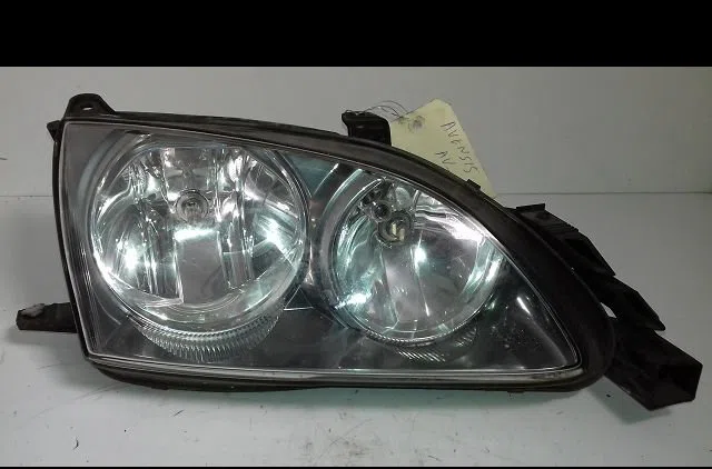 Phare droit Toyota AVENSIS Liftback (_T22_) 2.0 d-4d (cdt220_) (1999-2003) occasion