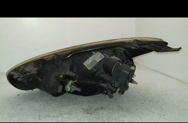 Phare droit Toyota AYGO (_B1_) 1.0 (kgb10_) (2005-2014) 5 portes occasion