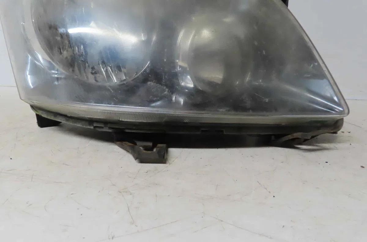 Phare droit TOYOTA COROLLA VERSO II occasion