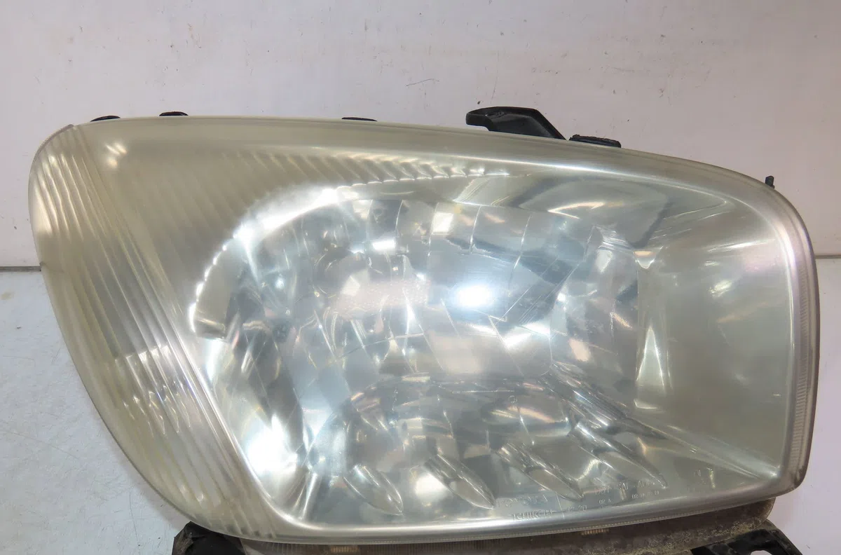 Phare droit Toyota RAV 4 II (_A2_) 2.0 4wd (aca21, aca20) (2000-2005) occasion