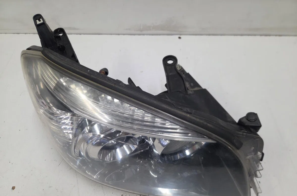 Phare droit TOYOTA RAV4 3 PHASE 1 occasion