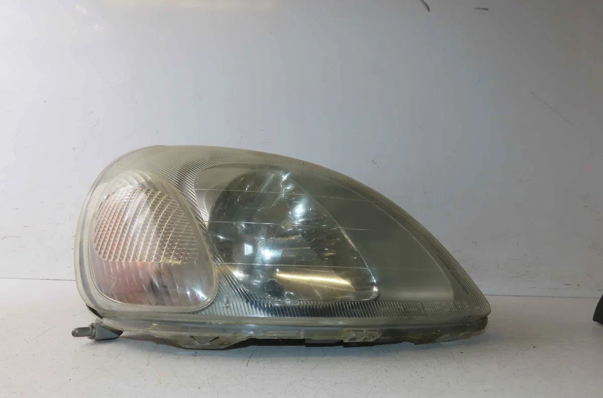 Phare droit TOYOTA YARIS I occasion