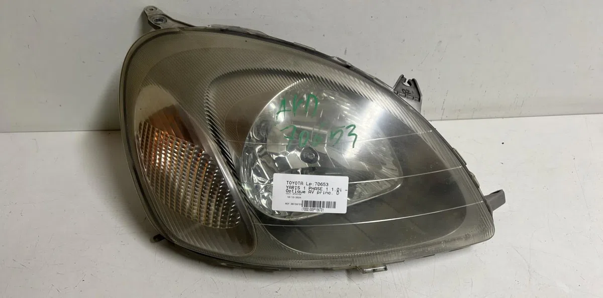 Phare droit Toyota YARIS (_P1_) 1.0 (scp10_) (1999-2005) occasion