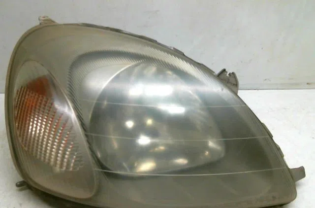 Phare droit Toyota YARIS (_P1_) 1.3 (ncp10_, scp12_) (1999-2005) occasion