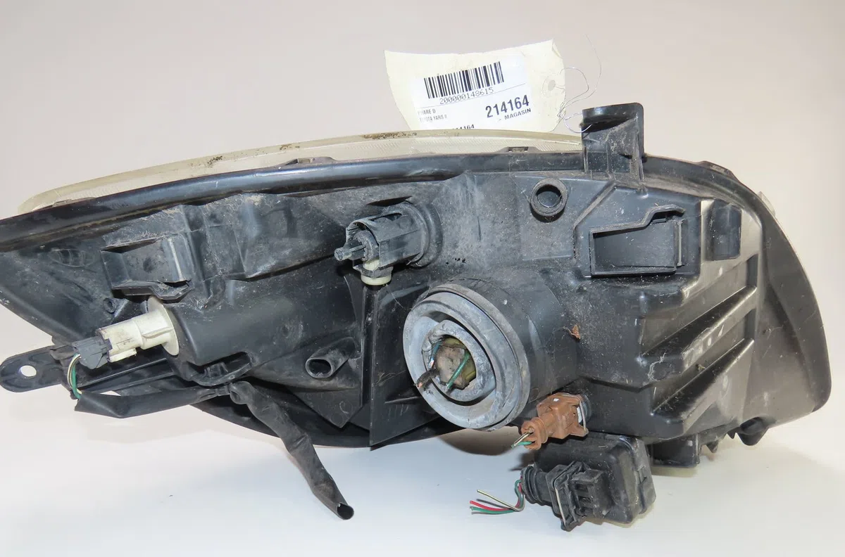 Phare droit Toyota YARIS (_P9_) 1.0 vvt-i (ksp90_) (2005-2011) 5 portes occasion