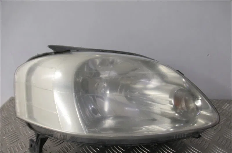 Phare droit Volkswagen FOX 3-5 portes (5Z1, 5Z3, 5Z4) 1.2 (2005-2011) occasion