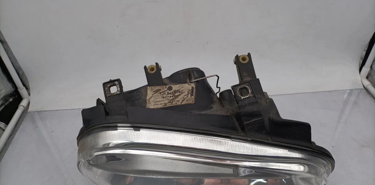 Phare droit VOLKSWAGEN GOLF 4 occasion