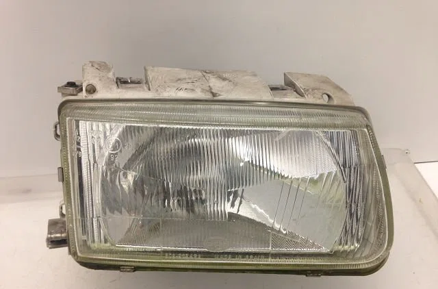 Phare droit Volkswagen GOLF III (1H1) 1.6 (1992-1997) occasion