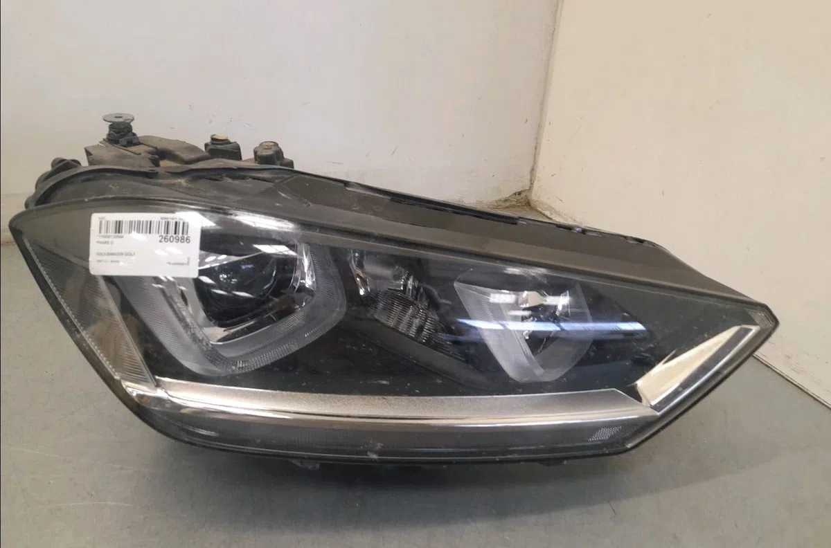 Phare droit Volkswagen GOLF SPORTSVAN VII (AM1, AN1) 1.4 tsi (2014-2018) occasion