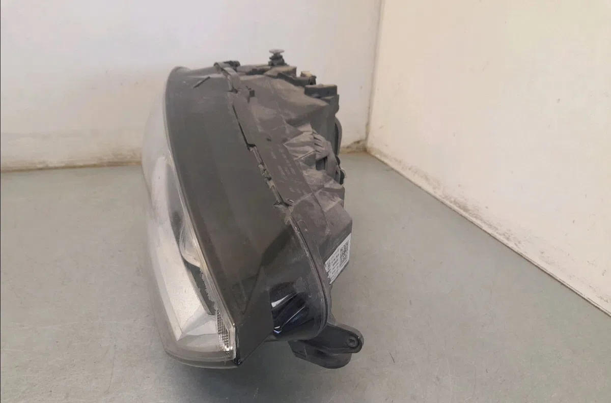 Phare droit Volkswagen GOLF SPORTSVAN VII (AM1, AN1) 1.4 tsi (2014-2018) occasion