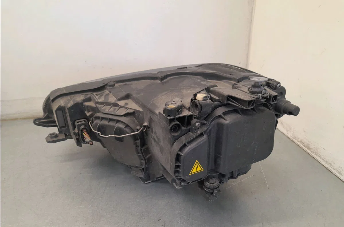 Phare droit Volkswagen GOLF SPORTSVAN VII (AM1, AN1) 1.4 tsi (2014-2018) occasion
