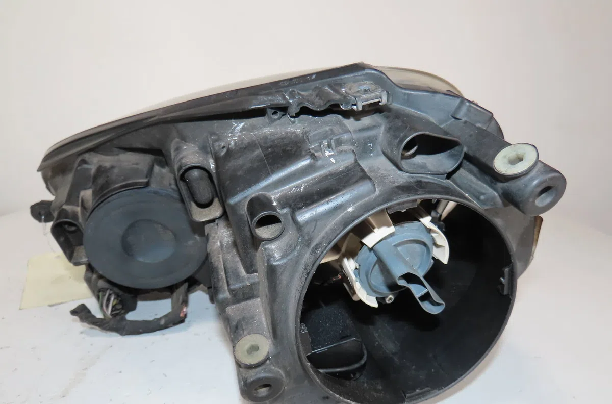 Phare droit Volkswagen GOLF V (1K1) 1.9 tdi (2003-2008) 5 portes occasion