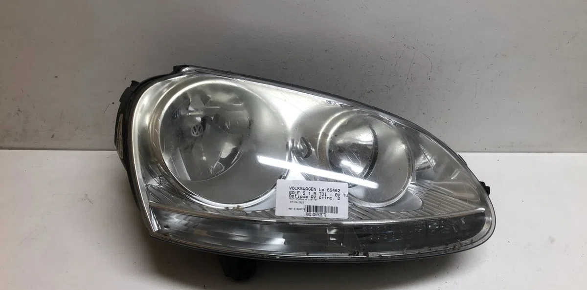Phare droit Volkswagen GOLF V (1K1) 1.9 tdi (2003-2008) 5 portes occasion