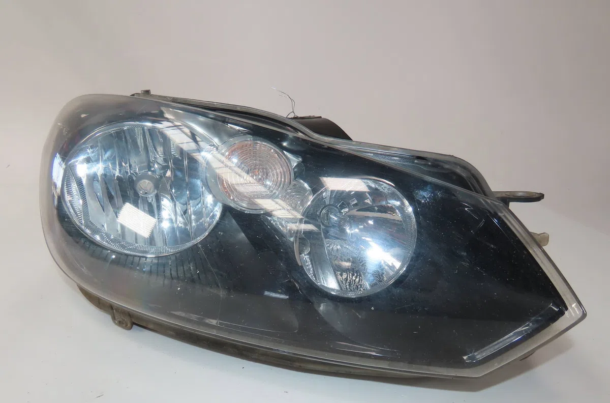 Phare droit Volkswagen GOLF VI (5K1) 1.6 tdi (2009-2012) 5 portes occasion