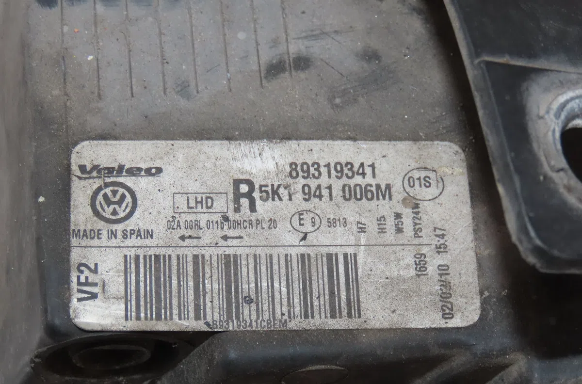 Phare droit Volkswagen GOLF VI (5K1) 1.6 tdi (2009-2012) 5 portes occasion