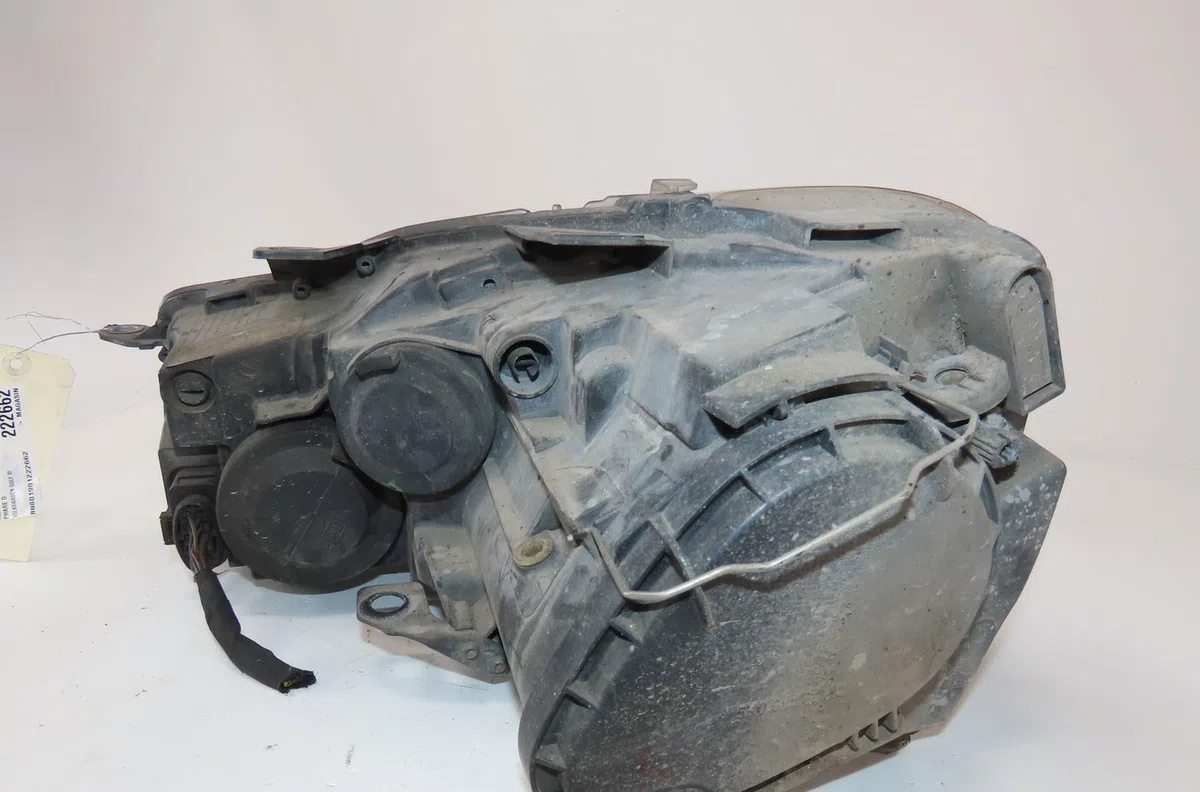 Phare droit Volkswagen GOLF VI (5K1) 1.6 tdi (2009-2012) 5 portes occasion