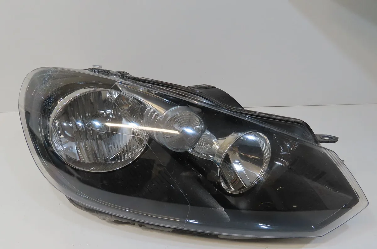Phare droit Volkswagen GOLF VI Décapotable (517) 1.2 tsi (2011-2016) occasion