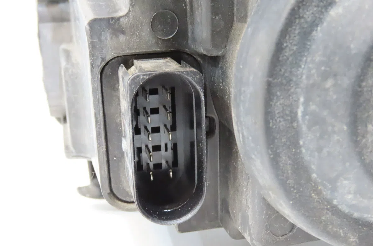 Phare droit Volkswagen GOLF VI Décapotable (517) 1.2 tsi (2011-2016) occasion