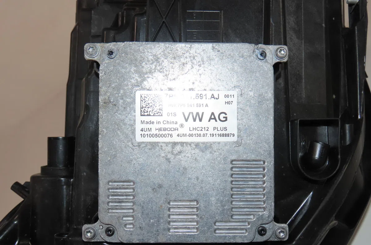 Phare droit Volkswagen GOLF VII (5G1, BQ1, BE1, BE2) 1.0 tsi (2015-2020) occasion