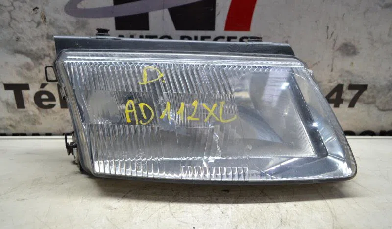 Phare droit VOLKSWAGEN PASSAT 4 PHASE 1 occasion
