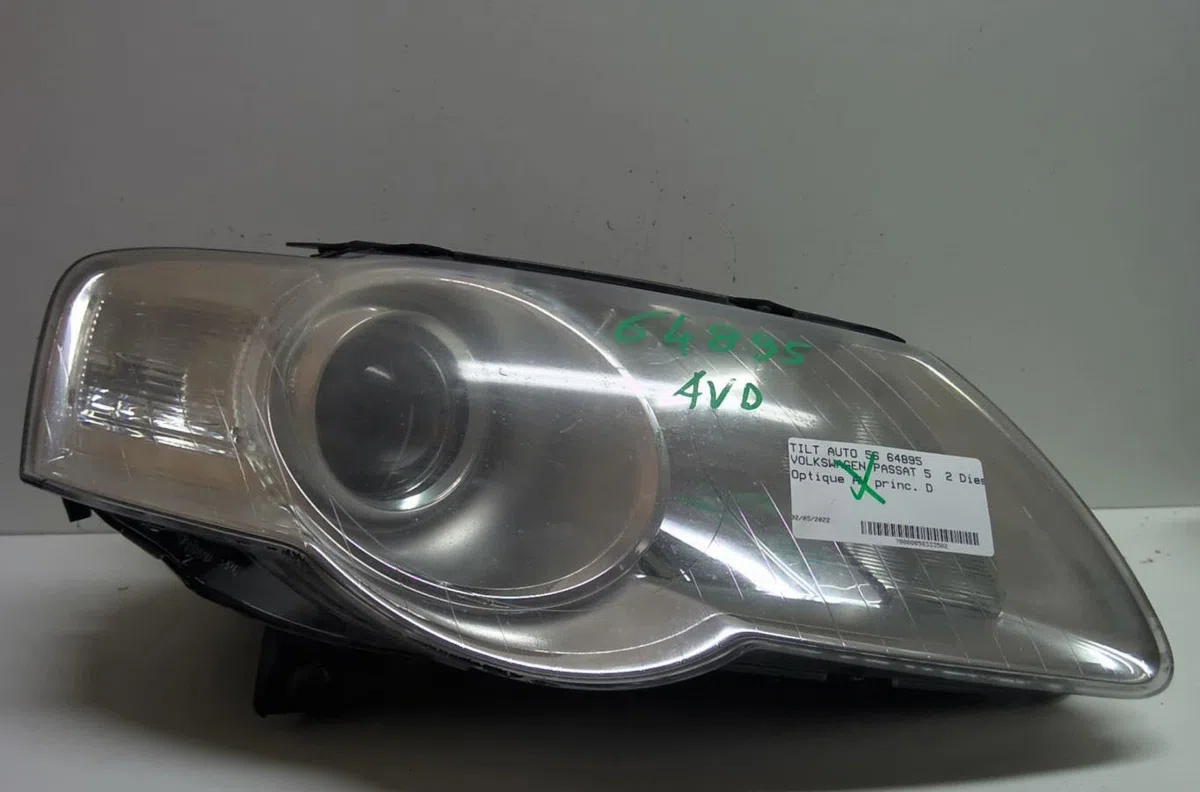 Phare droit Volkswagen PASSAT B6 (3C2) 2.0 tdi 16v (2005-2010) occasion