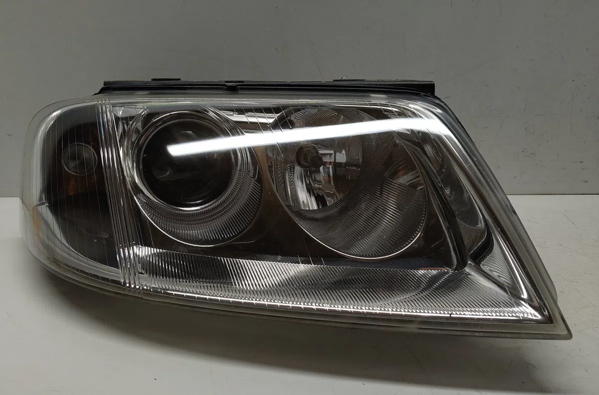 Phare droit VOLKSWAGEN PASSAT IV occasion
