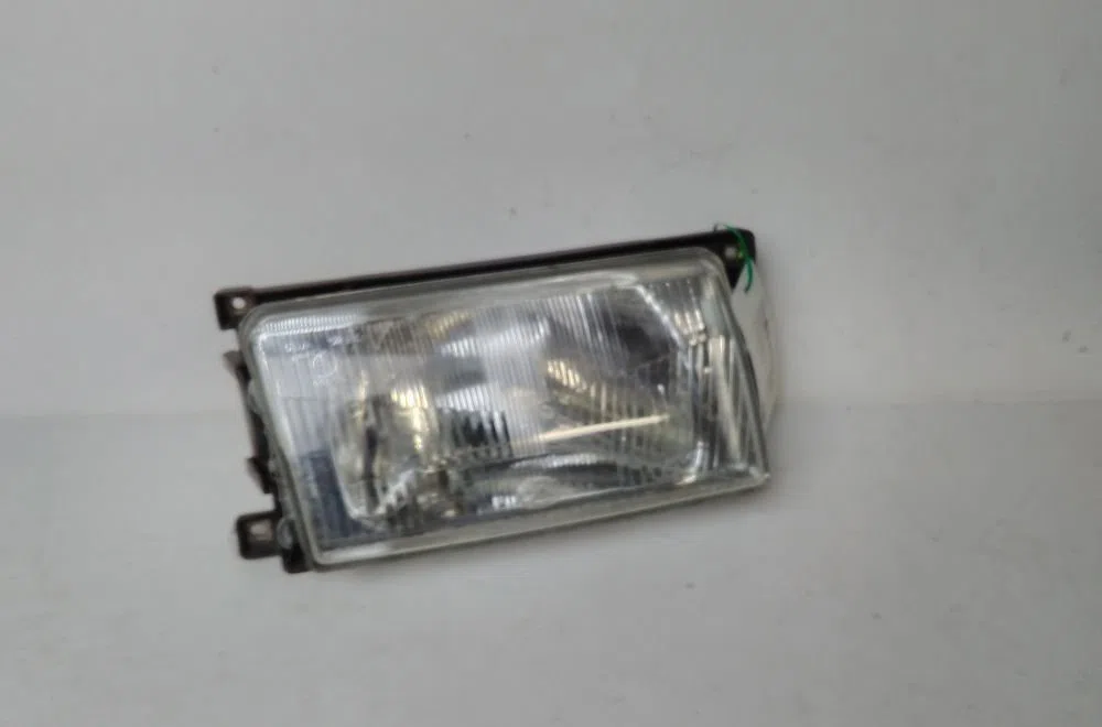 Phare droit VOLKSWAGEN POLO 1994 occasion