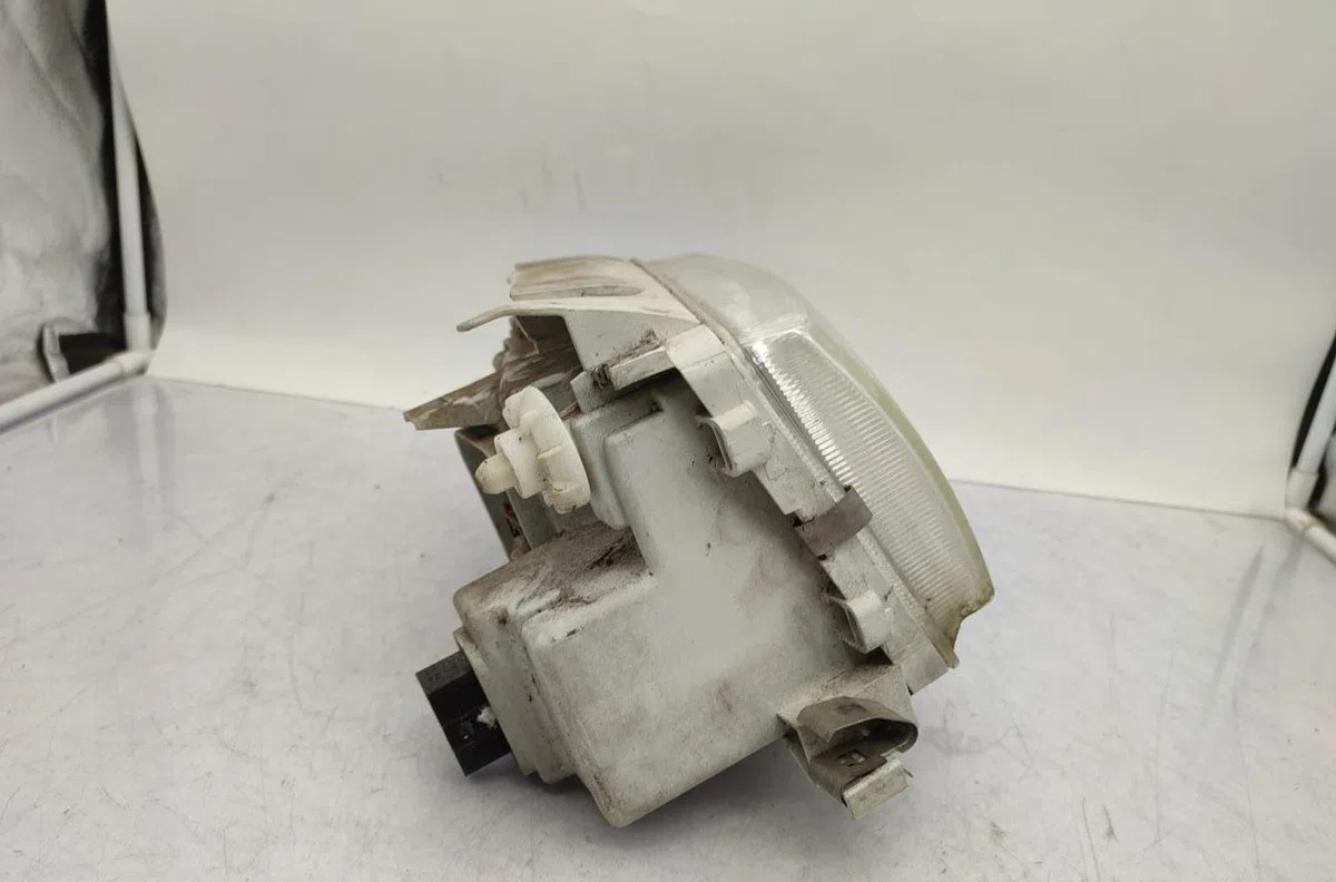 Phare droit VOLKSWAGEN POLO 3 PHASE 1 occasion