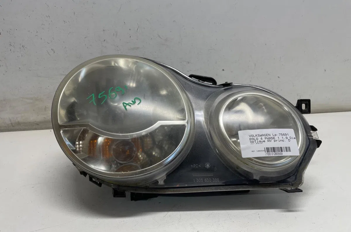 Phare droit Volkswagen POLO (9N_, 9A_) 1.9 sdi (2001-2009) occasion