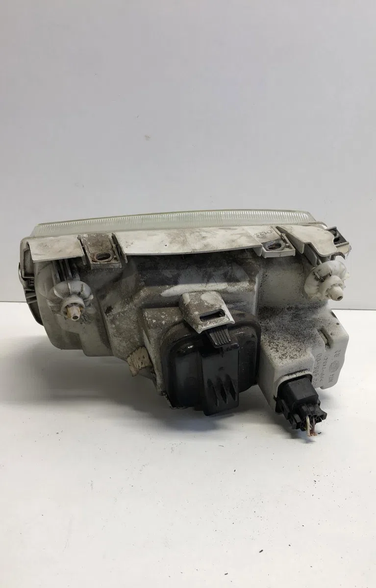 Phare droit Volkswagen POLO III (6N1) 60 1.4 (1995-1999) occasion
