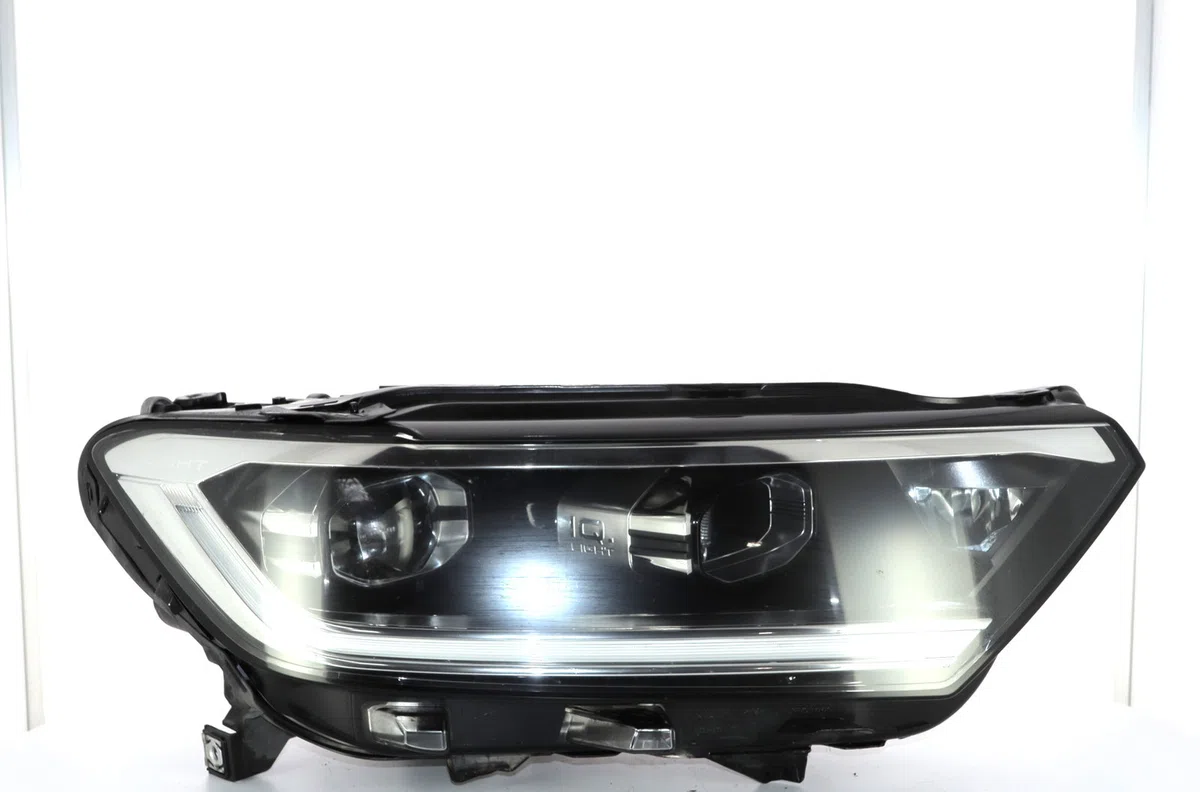 Phare droit Volkswagen T-ROC (A11, D11) 1.5 tsi (2017) occasion