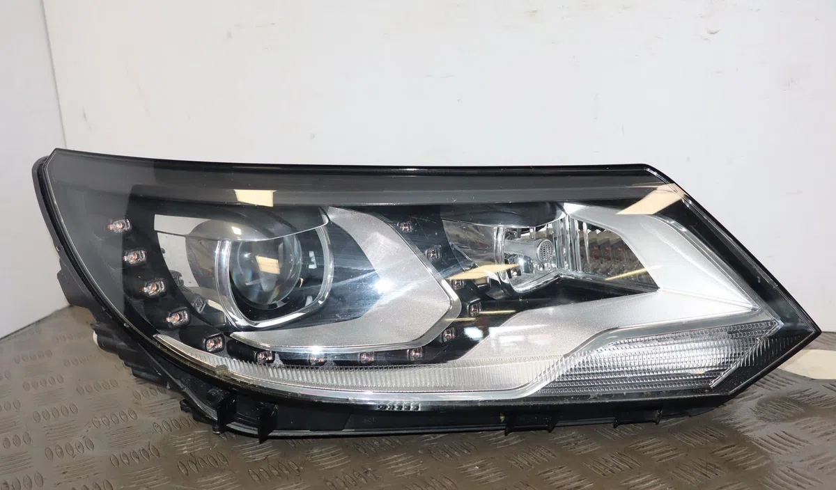 Phare droit Volkswagen TIGUAN (5N_) 2.0 tdi 4motion (2007-2018) occasion