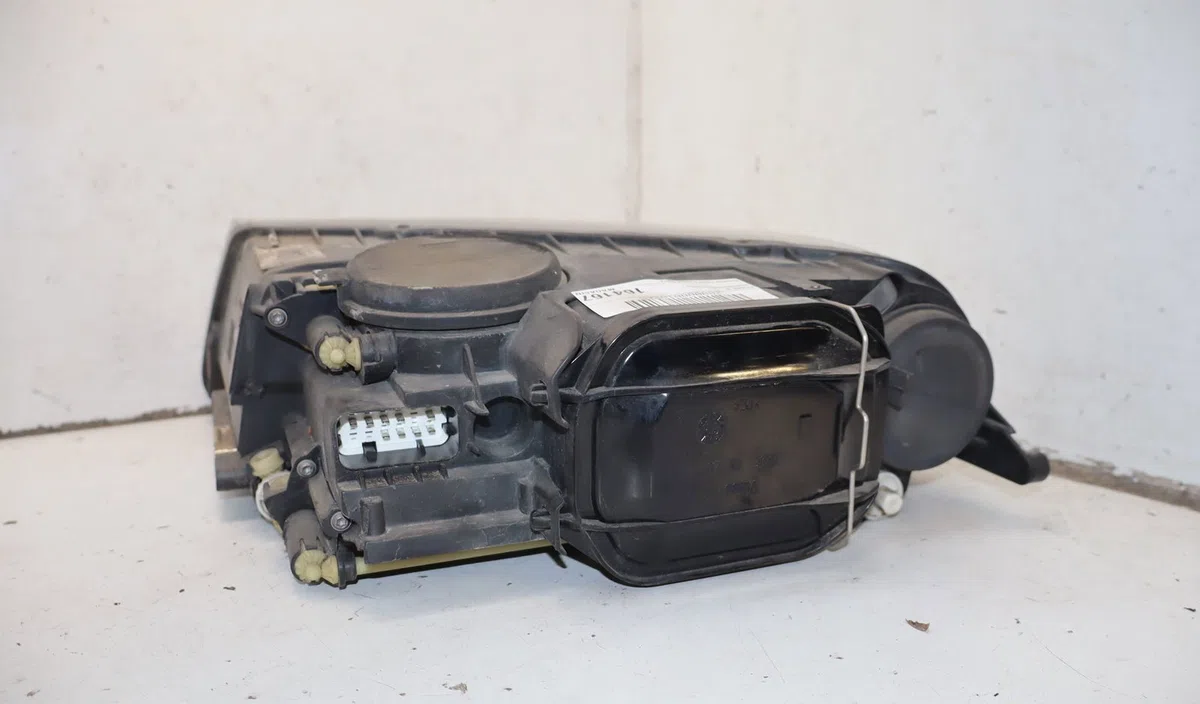 Phare droit Volkswagen TOUAREG (7LA, 7L6, 7L7) 2.5 r5 tdi (2003-2010) occasion